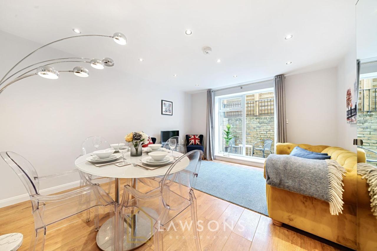 Stylish Living By Lawsons - 3 En Suites Windsor Eksteriør billede