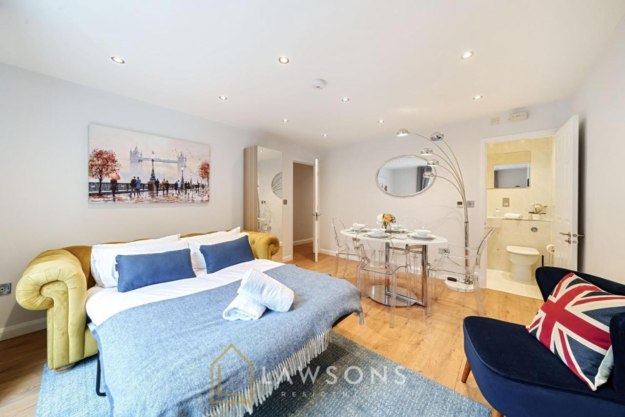 Stylish Living By Lawsons - 3 En Suites Windsor Eksteriør billede