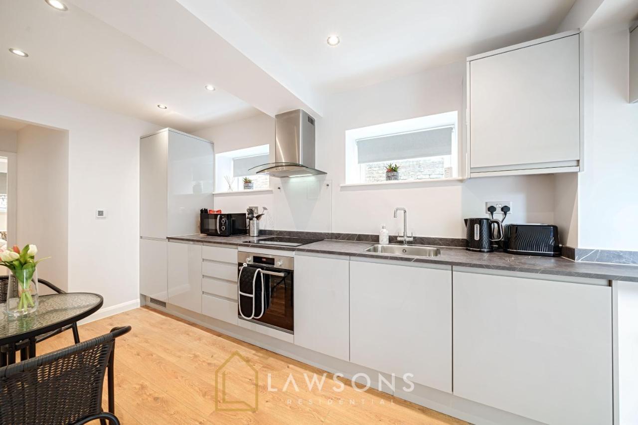 Stylish Living By Lawsons - 3 En Suites Windsor Eksteriør billede