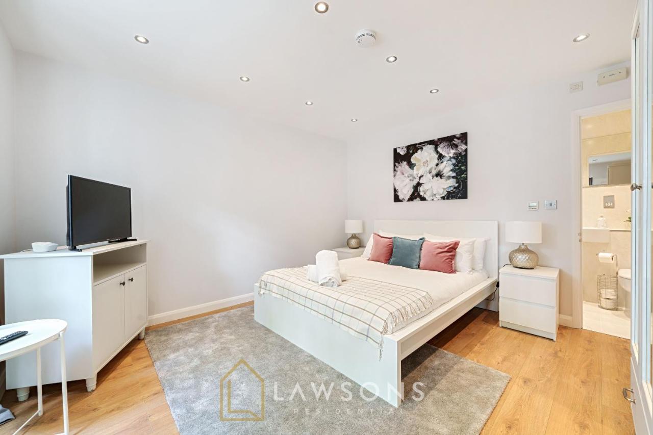 Stylish Living By Lawsons - 3 En Suites Windsor Eksteriør billede
