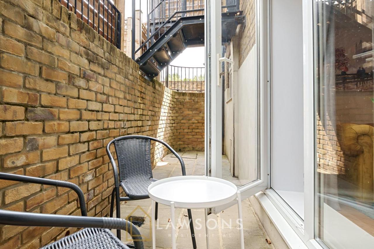 Stylish Living By Lawsons - 3 En Suites Windsor Eksteriør billede