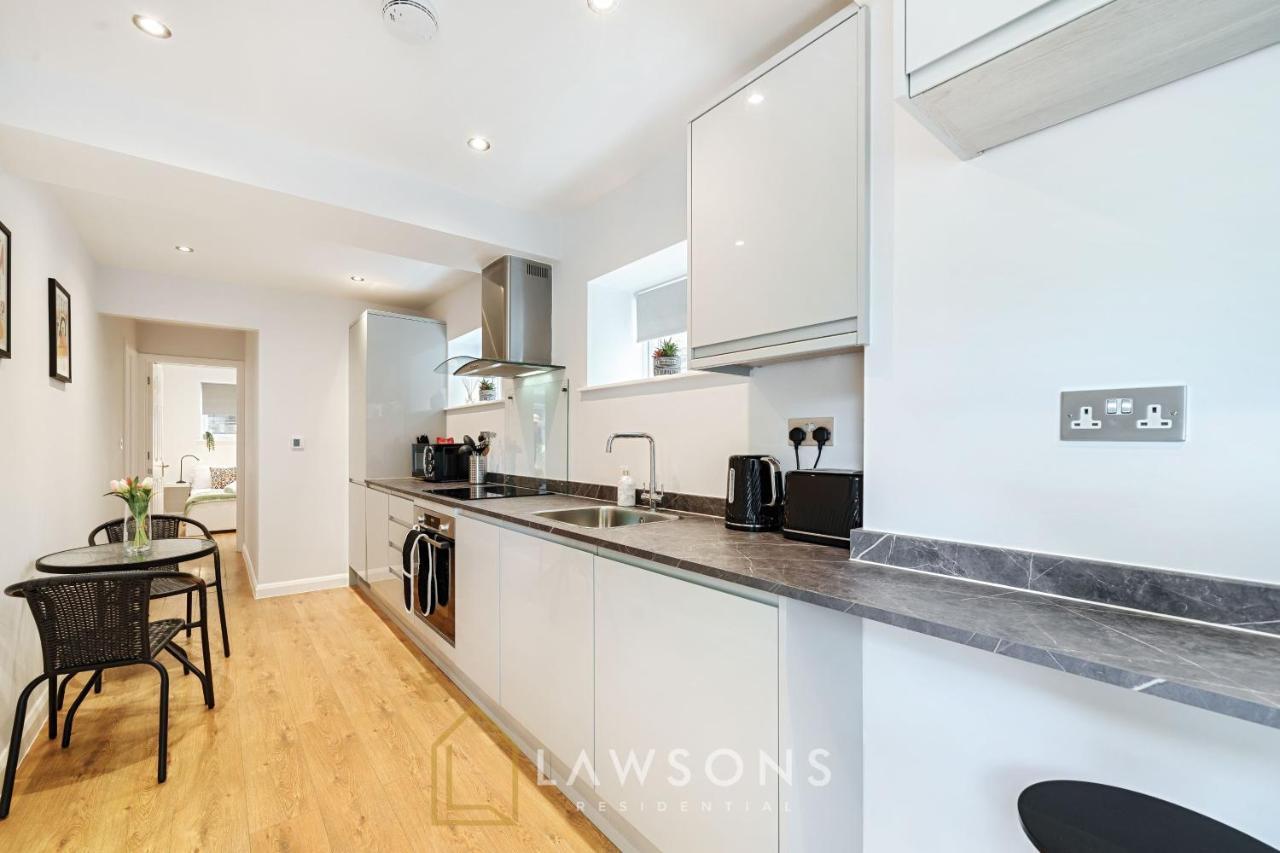 Stylish Living By Lawsons - 3 En Suites Windsor Eksteriør billede
